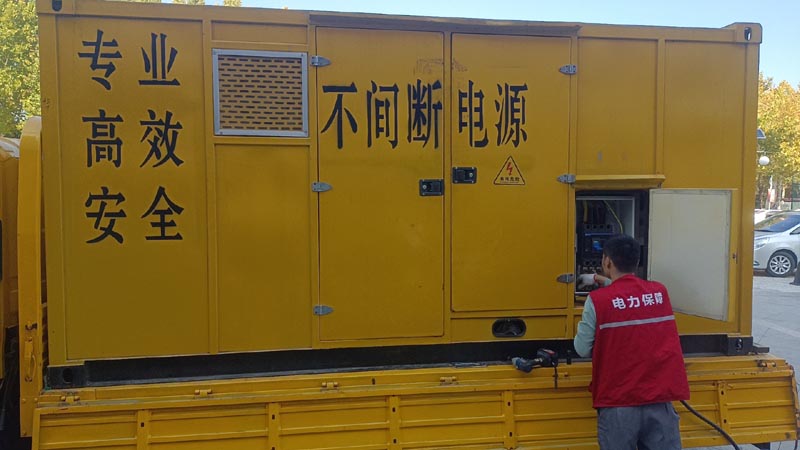 海宁柴油发电机组和UPS电源配合使用时，如何避免切换过程中的电力中断？